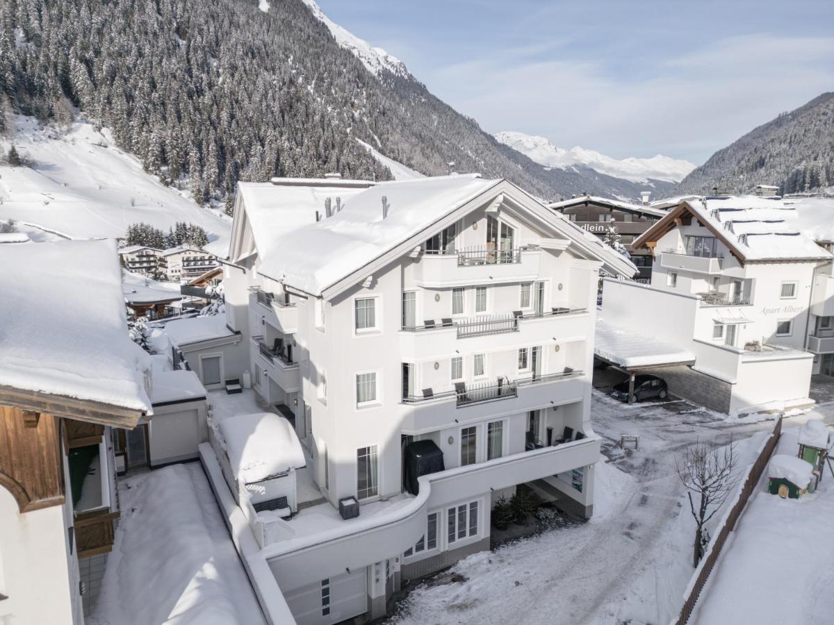 Petit Madlein Bed and Breakfast Ischgl Exteriör bild