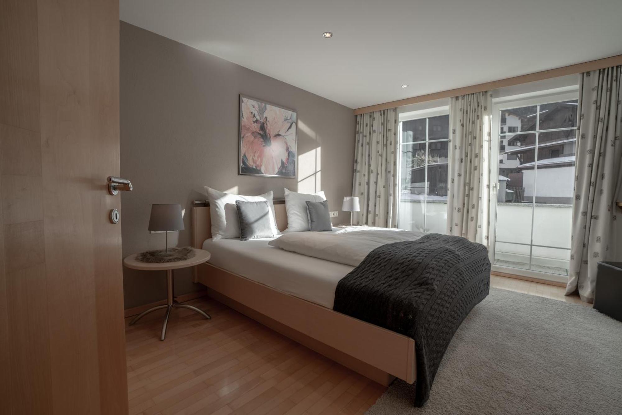 Petit Madlein Bed and Breakfast Ischgl Exteriör bild