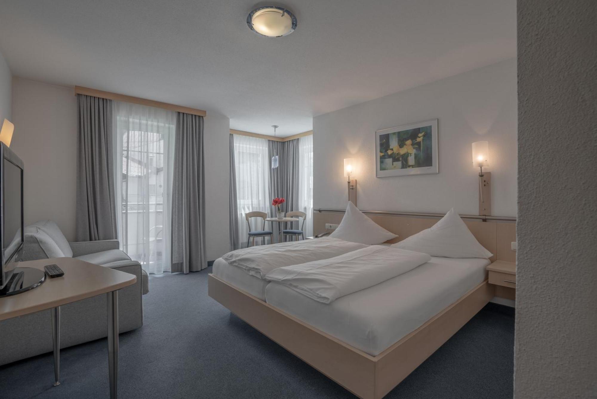 Petit Madlein Bed and Breakfast Ischgl Exteriör bild
