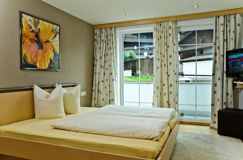 Petit Madlein Bed and Breakfast Ischgl Exteriör bild