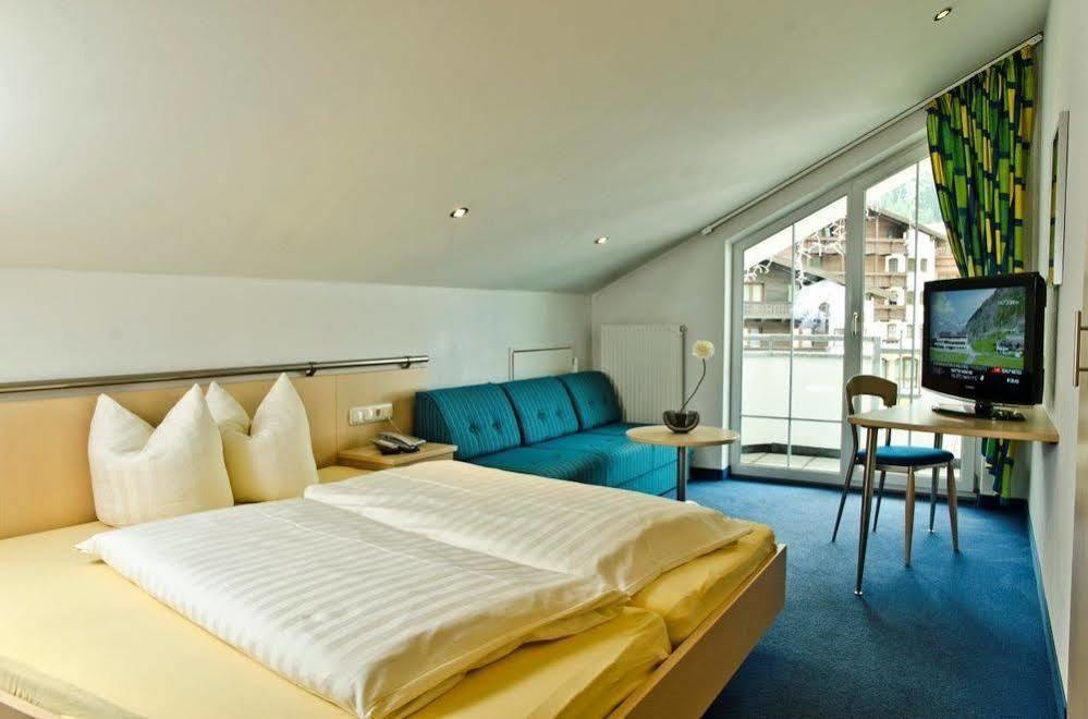 Petit Madlein Bed and Breakfast Ischgl Exteriör bild